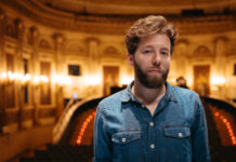 All’Arena del Sole, “Come diventare ricchi e famosi da un momento all’altro”