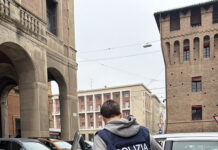 Sgominato punto di spaccio dalla Polizia di Stato. Arrestati a Bologna tre pusher tunisini dopo inseguimento e colluttazione con gli Agenti
