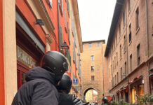 Rapine nel centro di Bologna. Fermato dalla Polizia di Stato un giovane sospettato