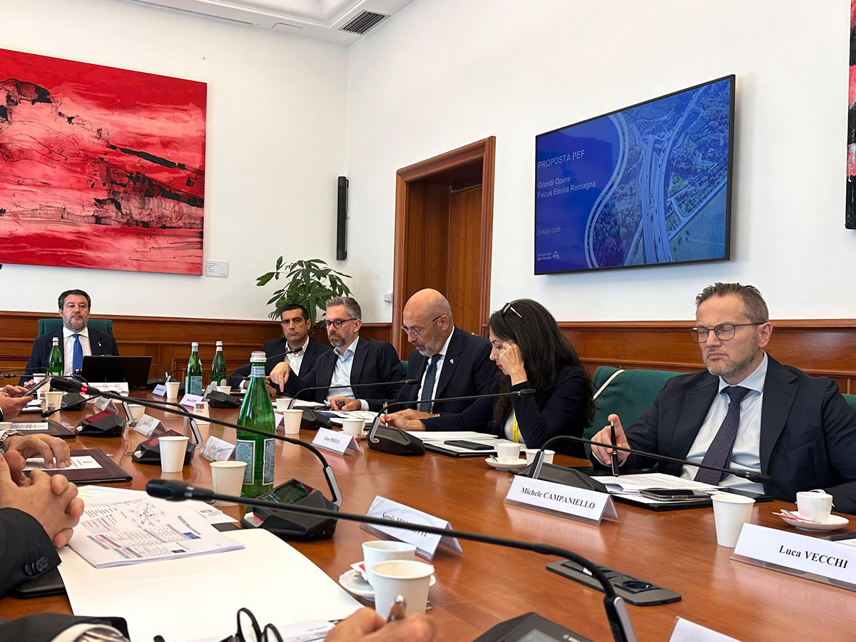 Passante di Bologna, la firma al Mit con il ministro Salvini e l’ad di Aspi Giana