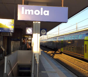 Furto di una bicicletta nella stazione di Imola: due minori denunciati